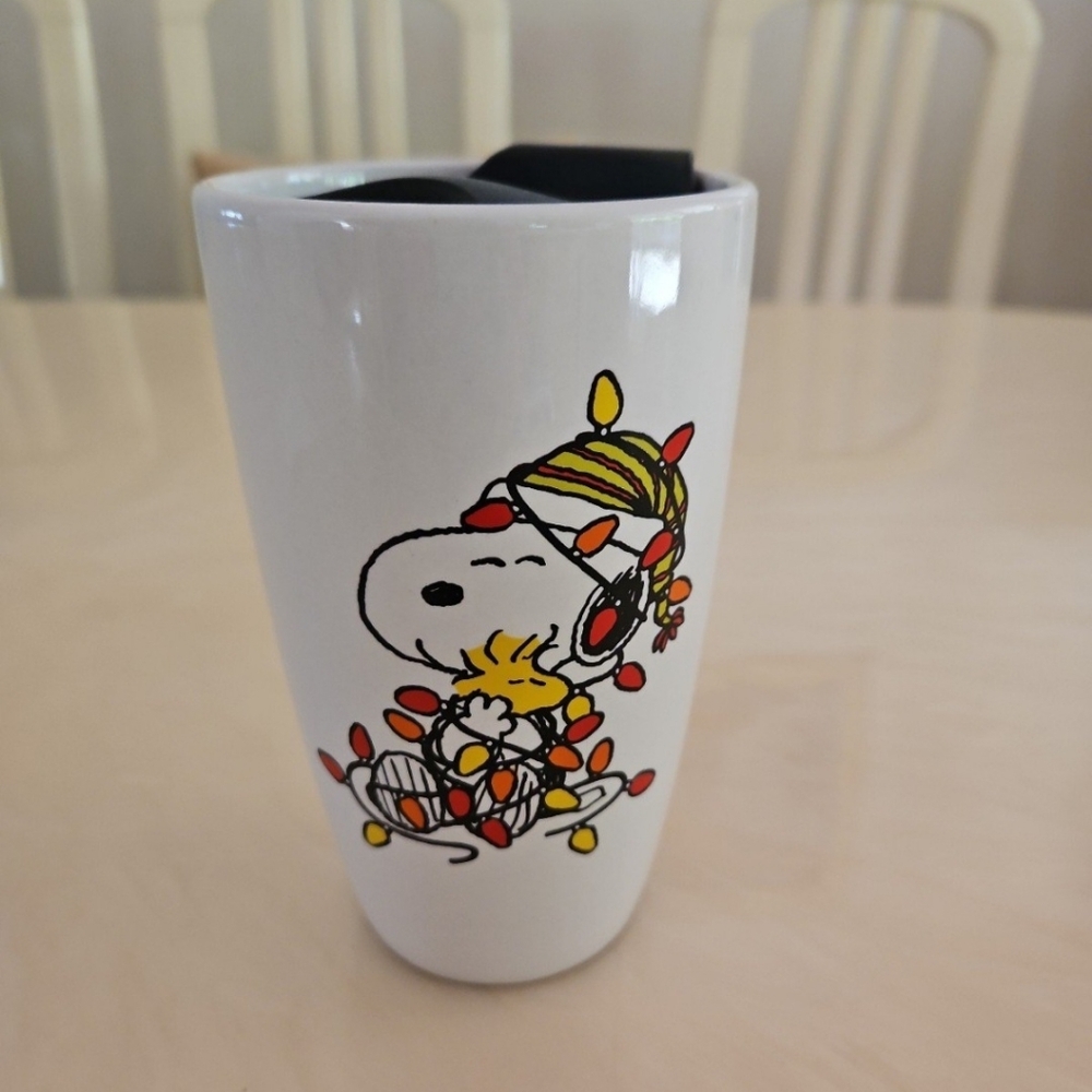 Snoopy coffee mug with lid